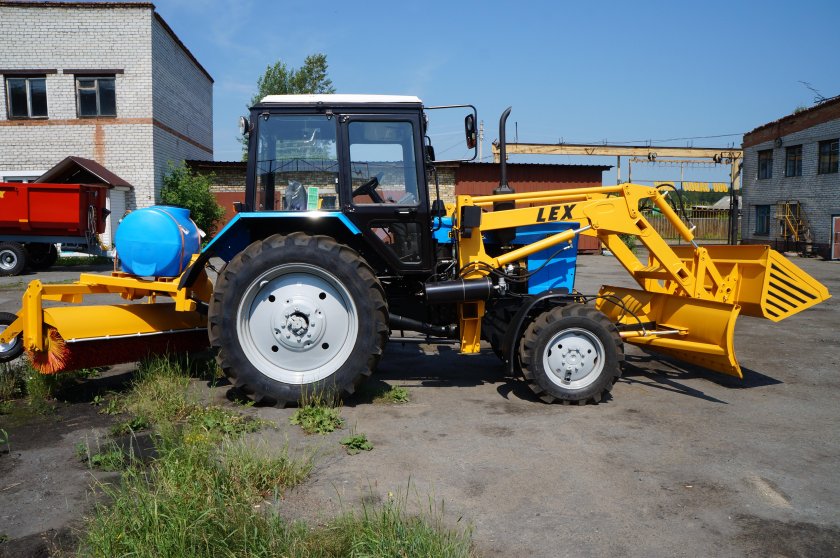 Трактор коммунальный МТЗ МК 82