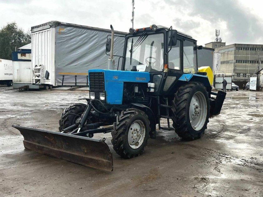 На ТСН-4 управление трактора