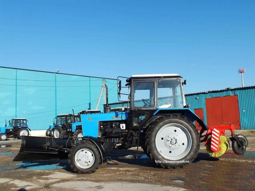 Машина уборочная Беларус 82мк-01