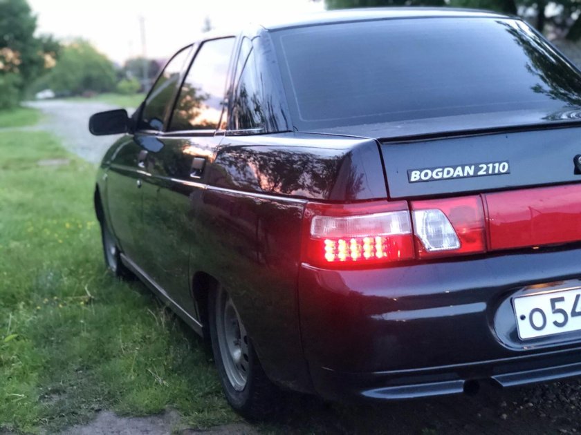 Лип спойлер ВАЗ 2110