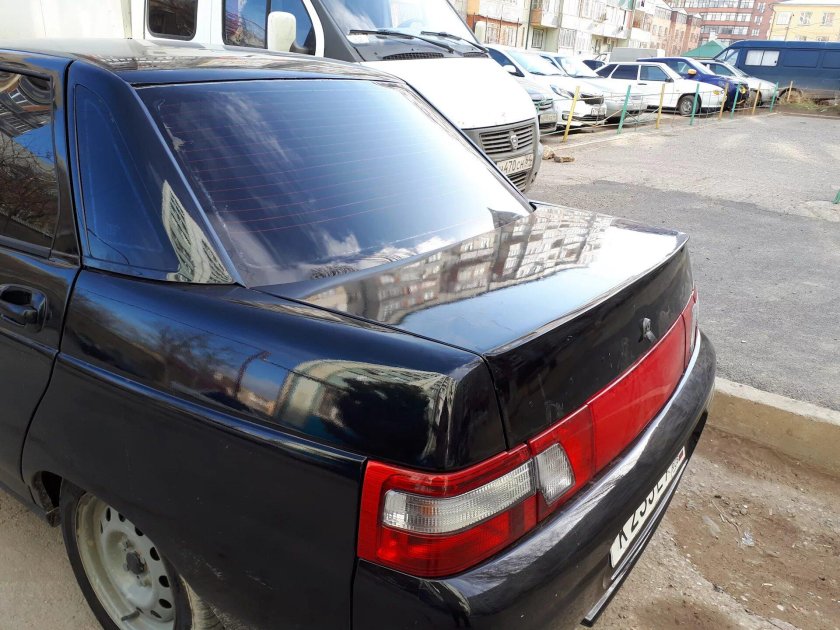 Лип спойлер ВАЗ 2110