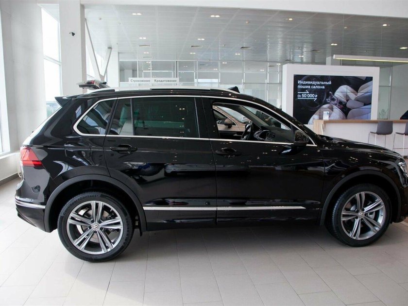 Volkswagen Tiguan 2019 черный