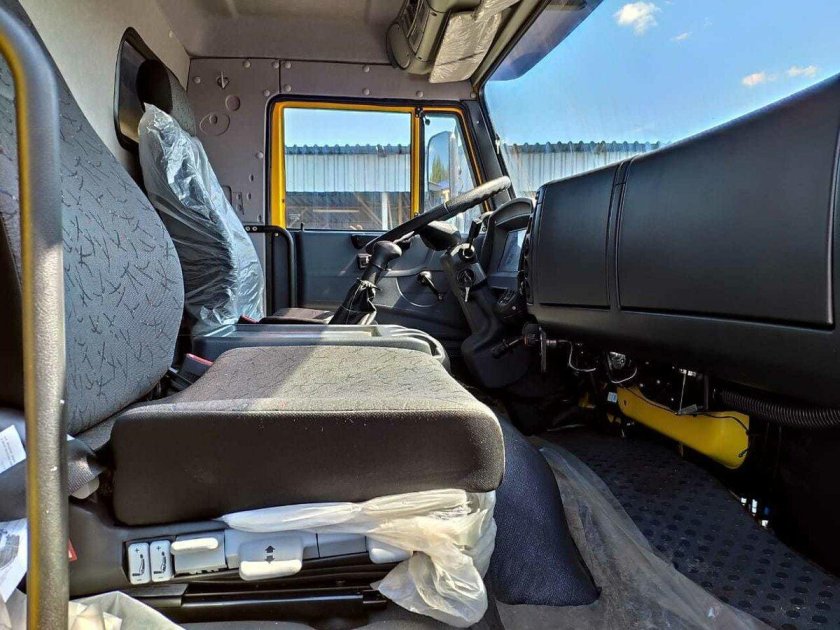 КАМАЗ 6520 кабина внутри