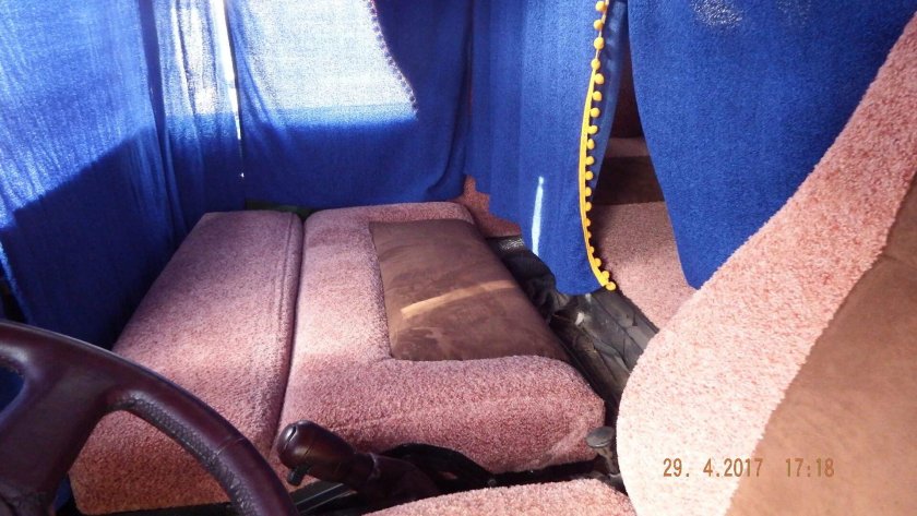 КАМАЗ 5410 внутри спальник