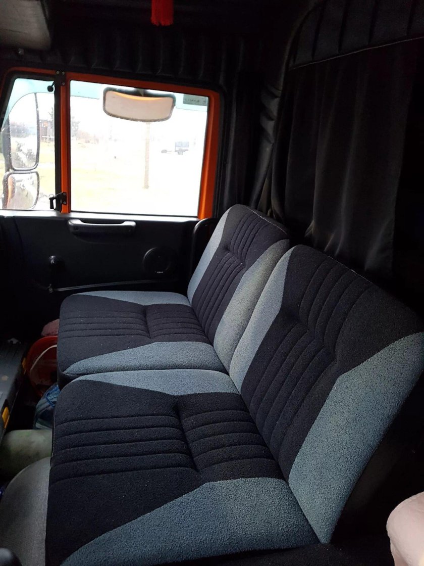 КАМАЗ 53212 салон кабины