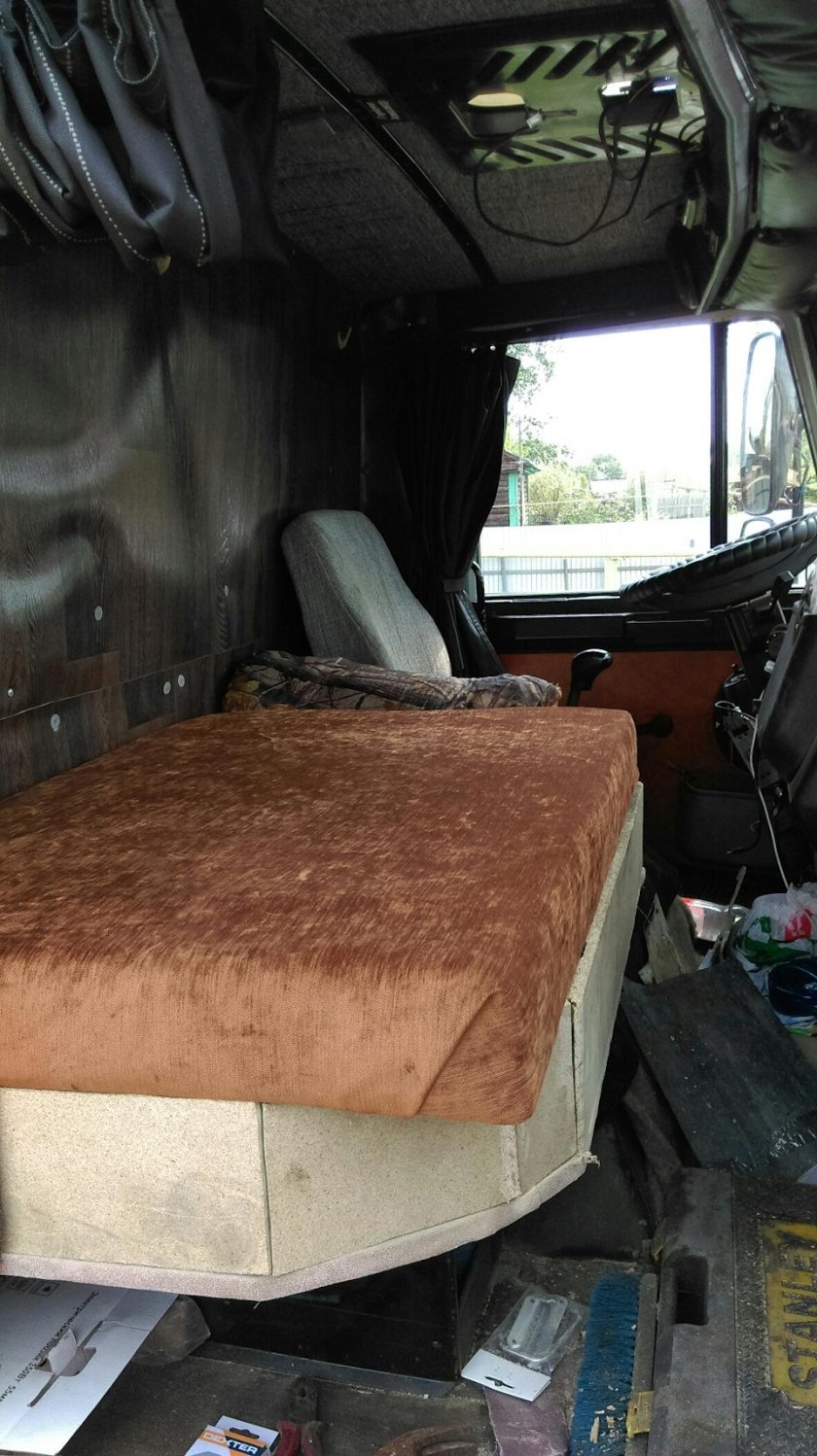 МАЗ 4370 спальное место