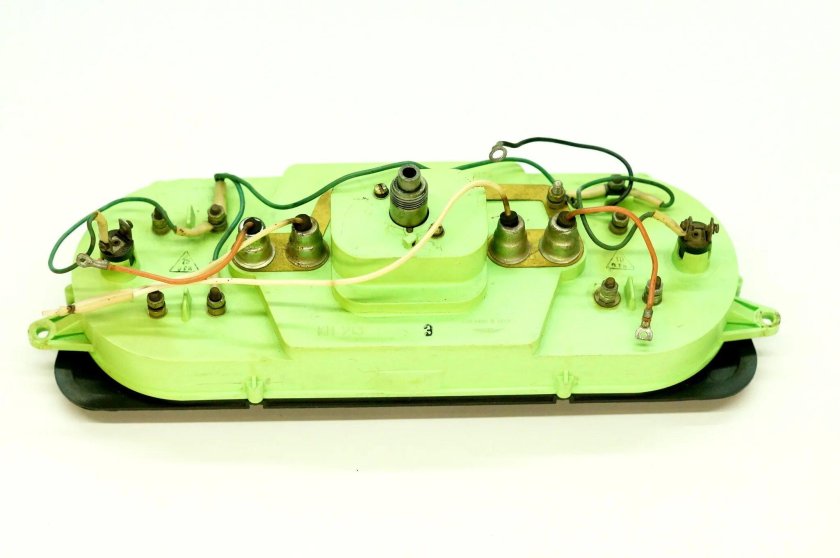 Щиток приборов Москвич 412