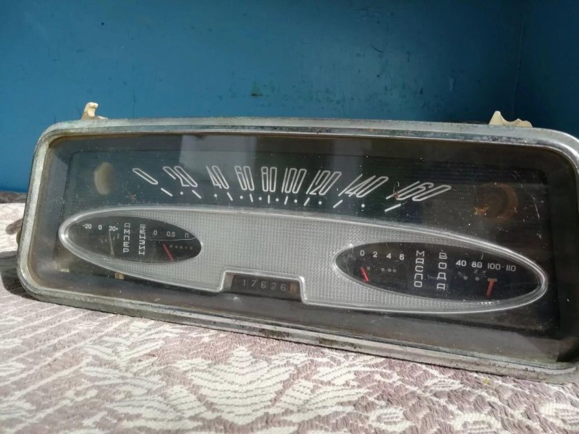 Приборная панель ИЖ Москвич 412