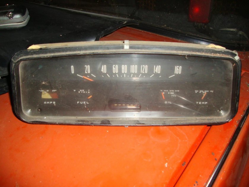 Приборная панель москвич