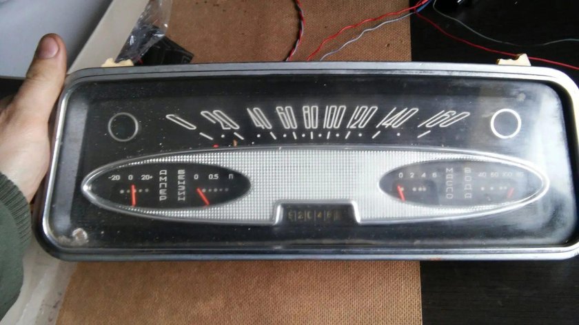 Щиток приборов Москвич 408