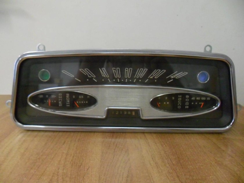 Москвич 408 комбинация приборов