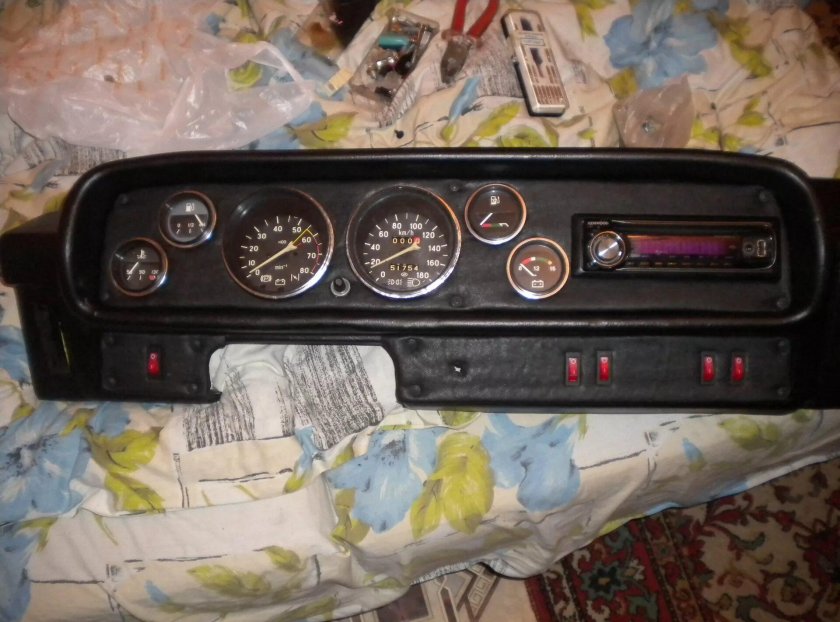 Приборы от ВАЗ 2106 В Москвич 412 ИЖ