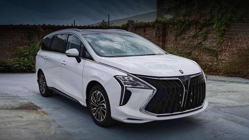 Новый китайский минивэн 2022