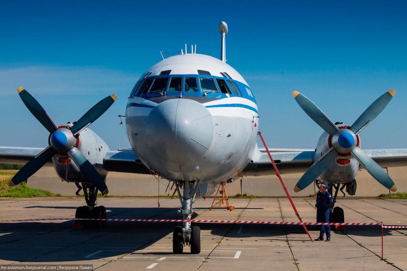 Ил 22 75899