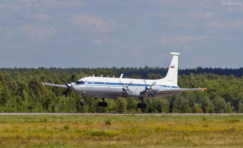 Ил 18 самолет