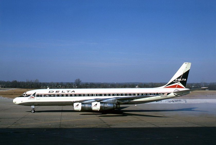 Самолет Дуглас DC-8