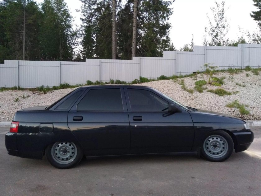 ВАЗ 2112 на штампах r14