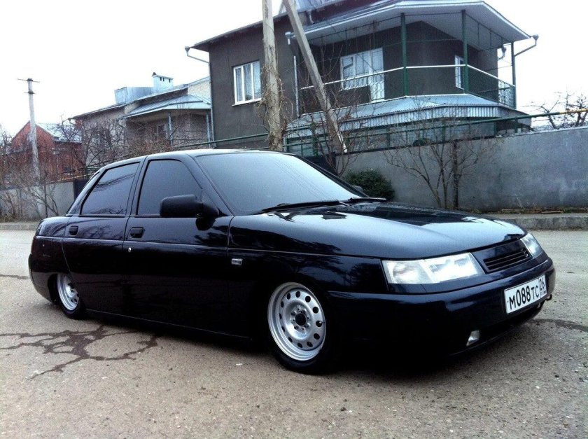 ВАЗ 2110 черная занижение