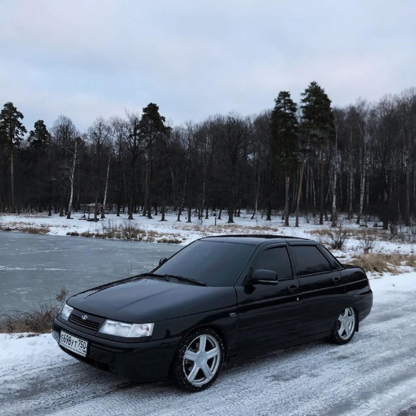 ВАЗ 2110 черная опер