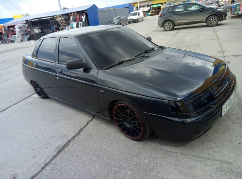 ВАЗ 2110 Богдан черный тонированный