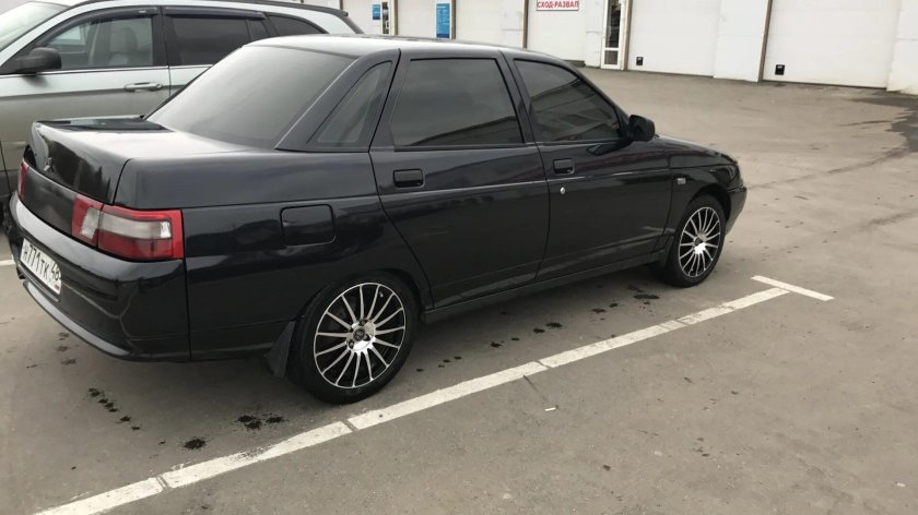 ВАЗ 2110 черная