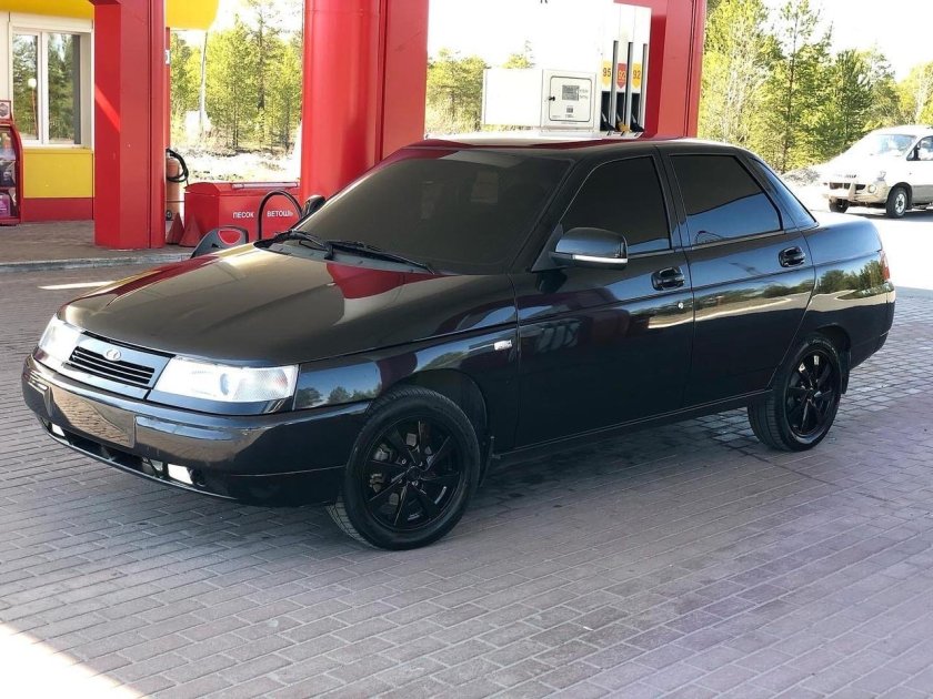 ВАЗ 2110 Блэк эдишн