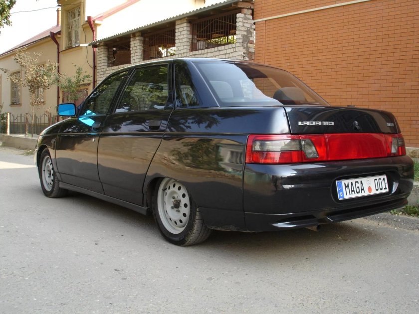 Lada 2110 черная