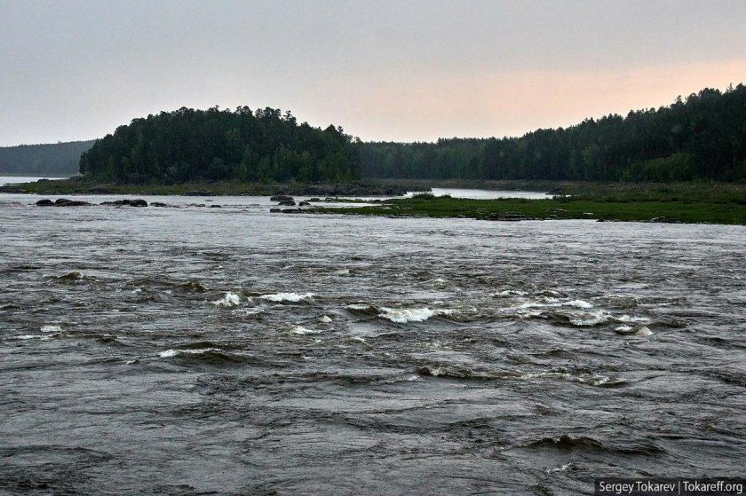 Казачинский порог на Енисее