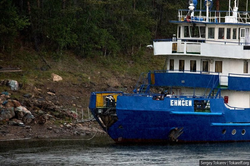 Речной корабль