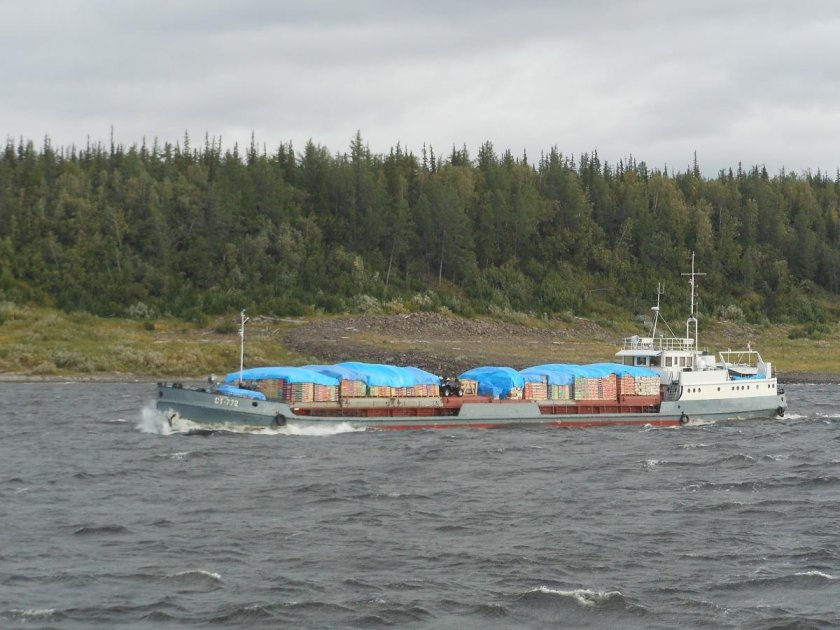 Теплоход проекта 2760