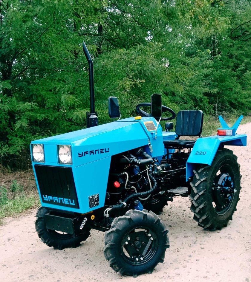 Трактор Уралец 220