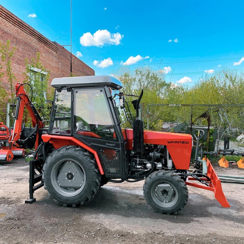 Уралец трактор
