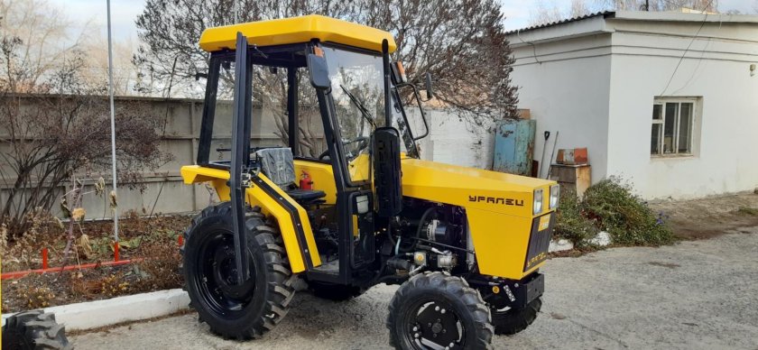 Минитрактор Уралец 254 с кабиной