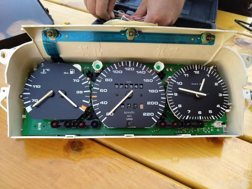 Приборная панель VW Passat b3