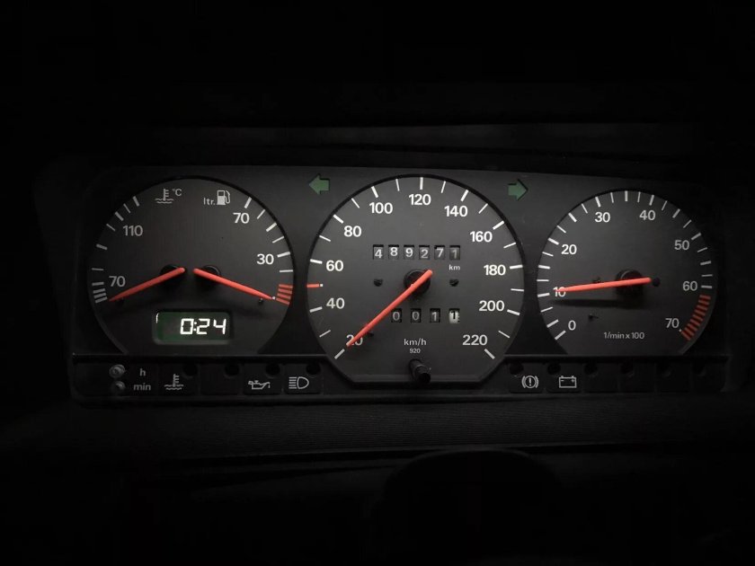 Volkswagen Passat b3 приборная панель