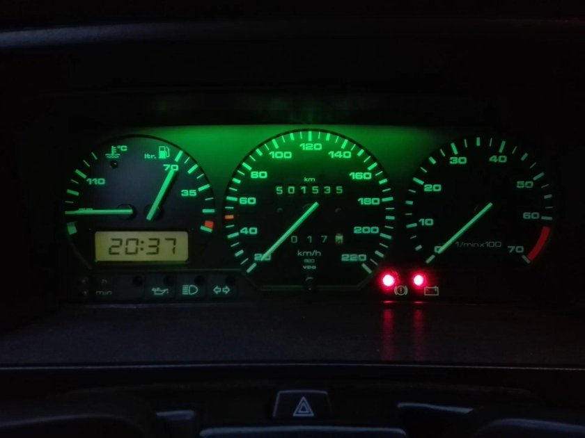 Приборная Пассат б3