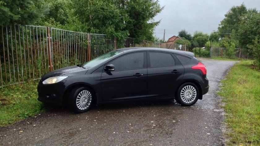 Форд 3 хэтчбек черный