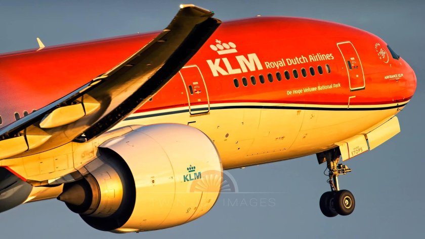 Боинг 777 КЛМ оранжевый