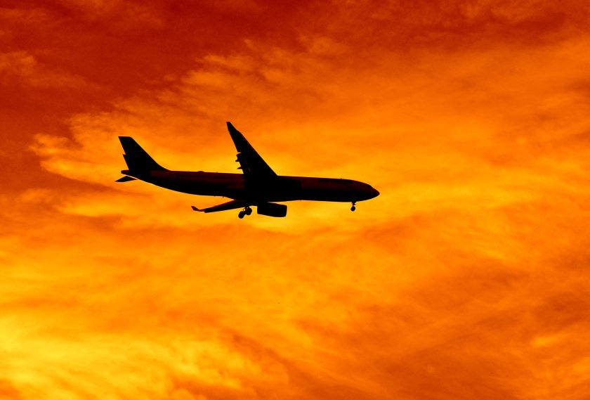 Оранжевый самолет