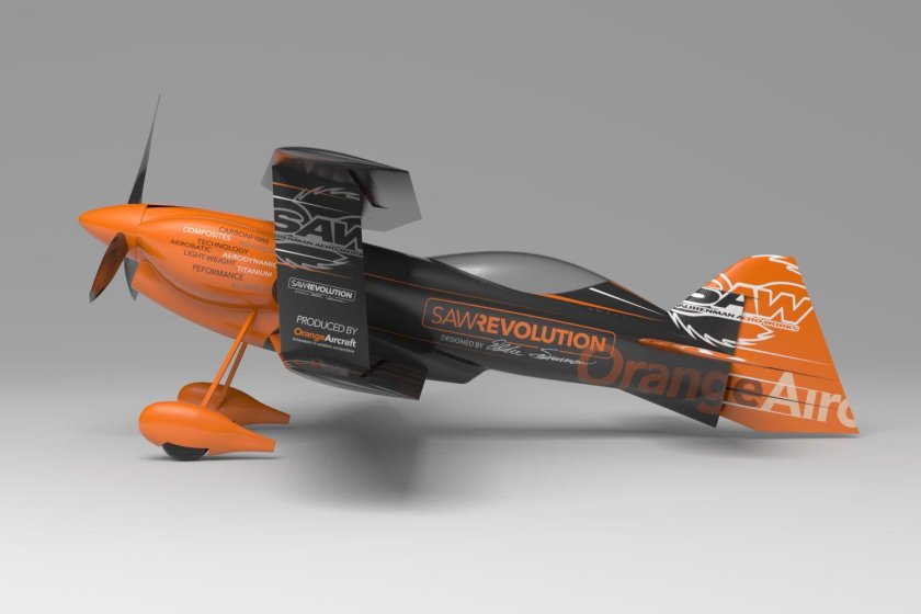 Истребитель оранжевого цвета