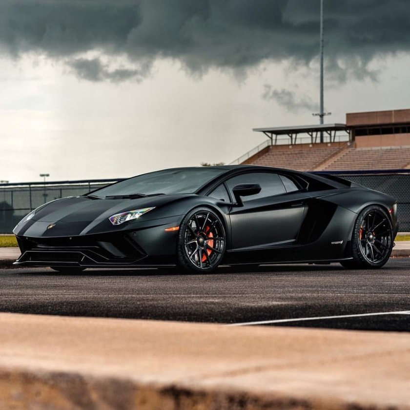 Ламборджини авентадор s