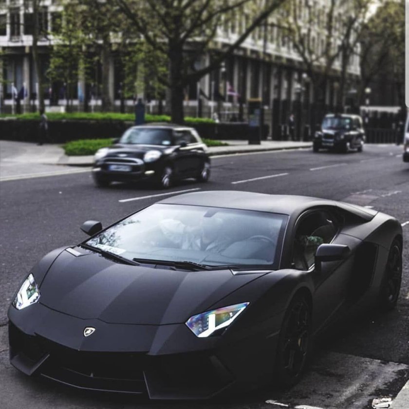 Lamborghini Aventador Black Matte