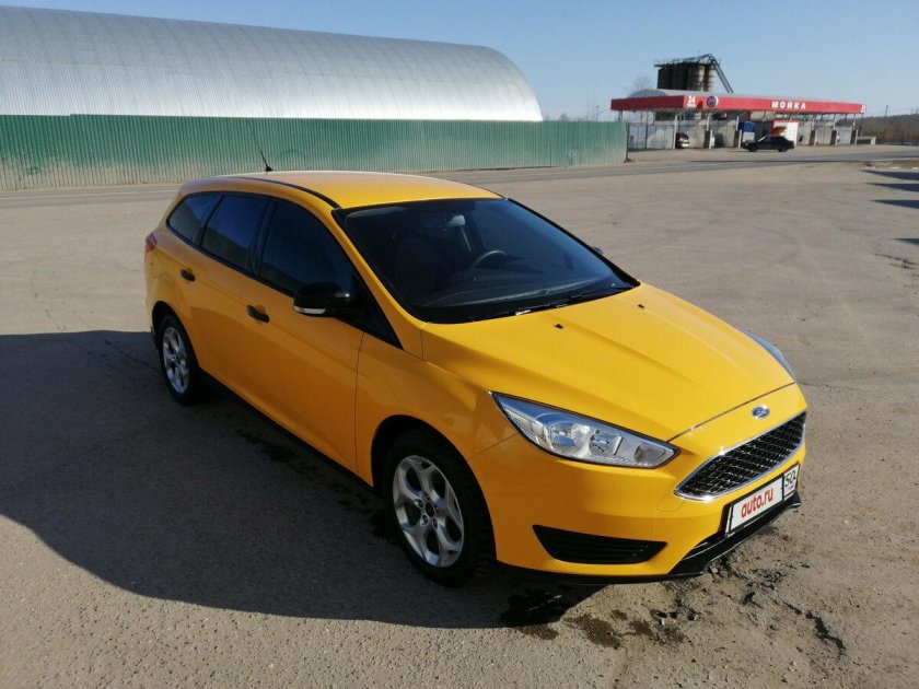 Форд фокус 3 универсал желтый