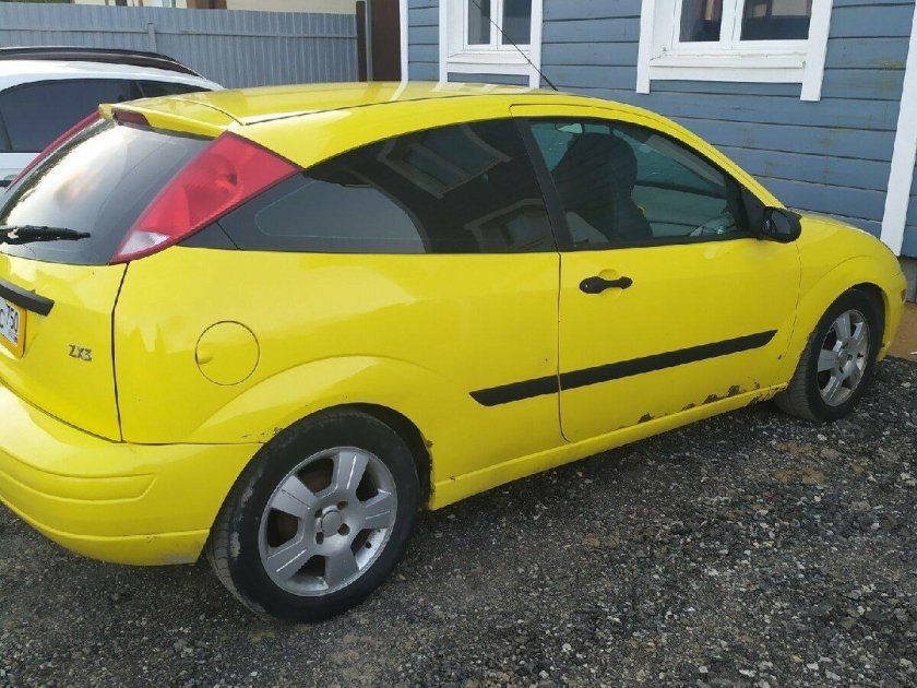 Форд фокус 3 желтый хэтчбек