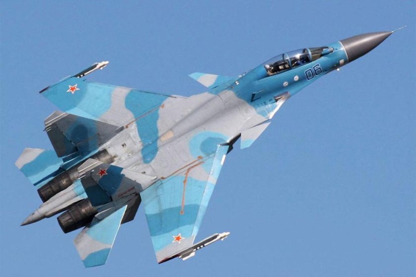 Самолёт истребитель Су 27