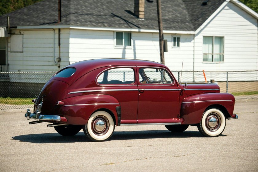 1942 Ford sedan