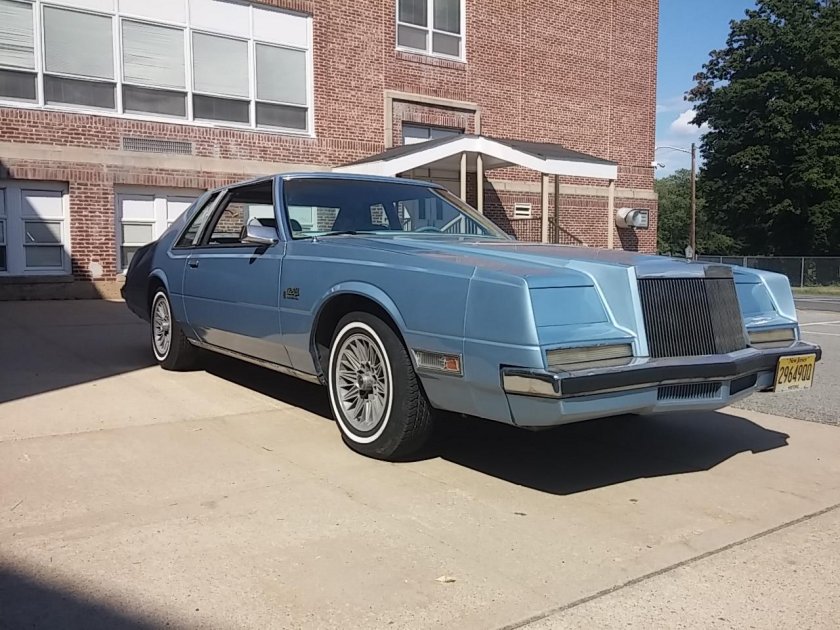 Chrysler Imperial 1982