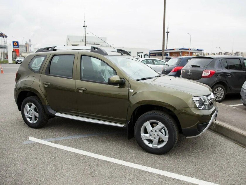 Renault Duster зеленый