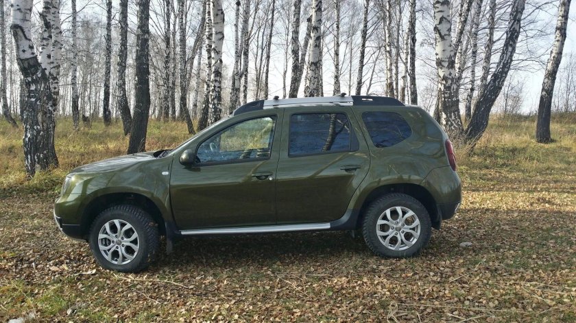 Renault Duster зеленый