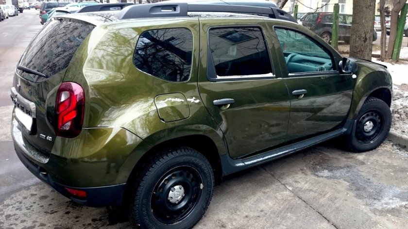 Renault Duster зеленый металлик